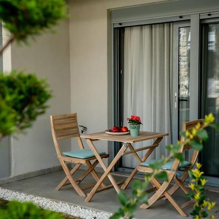 Itaka Studio Apartments - Halkidiki Suites Com Nikiti  Exterior foto