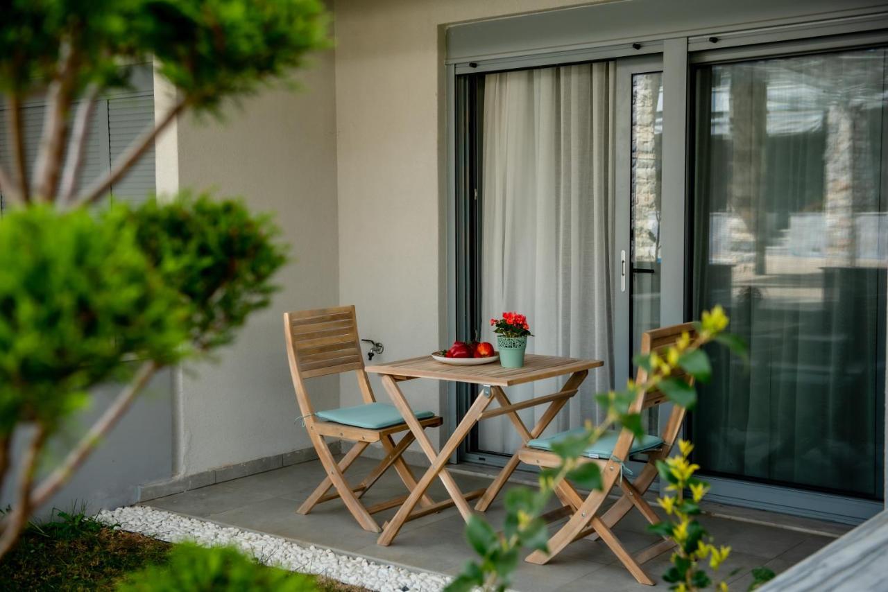Itaka Studio Apartments - Halkidiki Suites Com Nikiti  Exterior foto